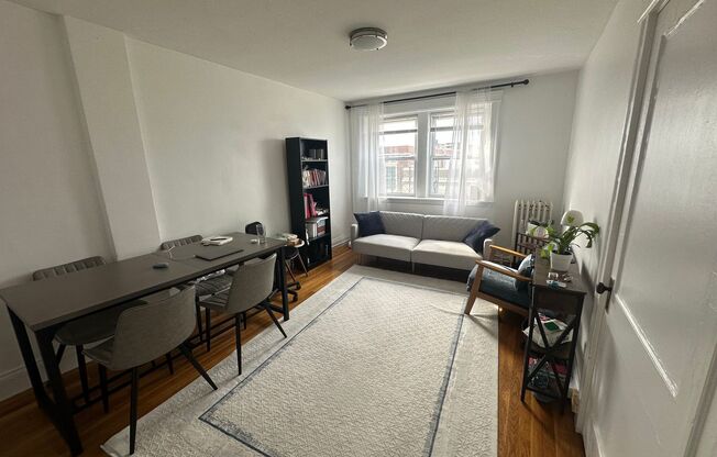 1 bed, 1 bath, 559 sqft, $2,185, Unit 103 Summer #403