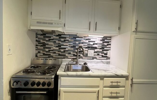 2 beds, 1.5 baths, 950 sqft, $1,545, Unit 335W