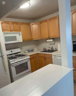 1 bed, 1 bath, 800 sqft, $2,600, Unit 19D