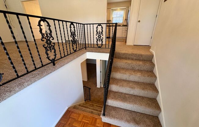 Beautiful House in Tates Creek! 4 BR, 2.5 Baths, Garage, Finished Basement; on a Cul-de-sac