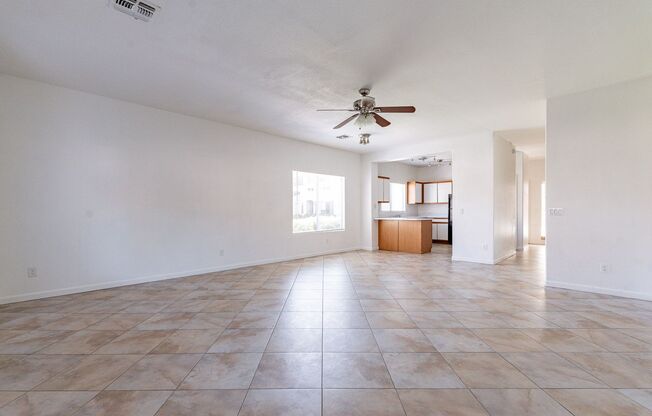 3 beds, 2.5 baths, $1,945, Unit UNIT 1096