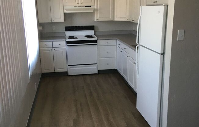 2 beds, 1 bath, 885 sqft, $1,220, Unit 306