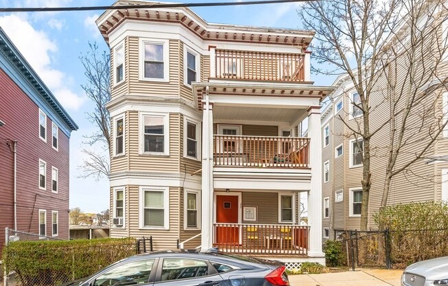 22 ROWELL ST