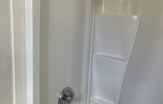 1 bed, 1 bath, 650 sqft, $1,170, Unit 3463-4