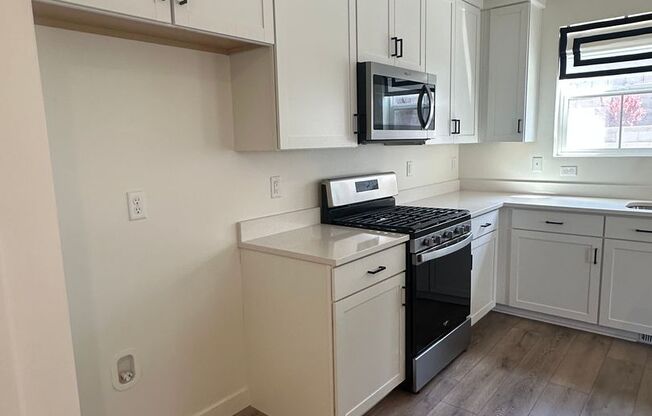 GORGEOUS EAGLE MOUNTAIN TOWNHOME!!!