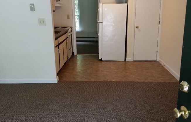 1 bed, 1 bath, 480 sqft, $1,500, Unit F12