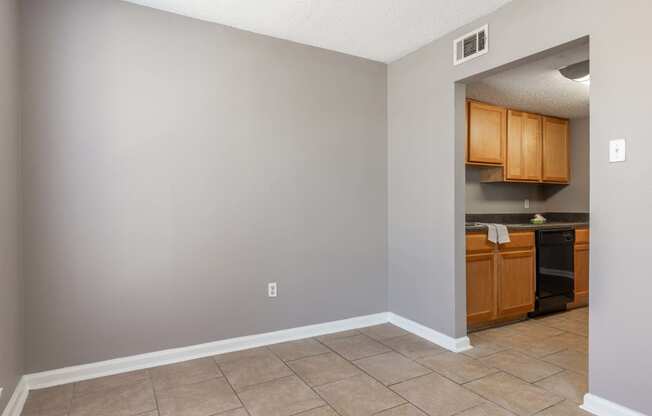 Westchase Apartments in Harvey LA photo of dining room with tile floors