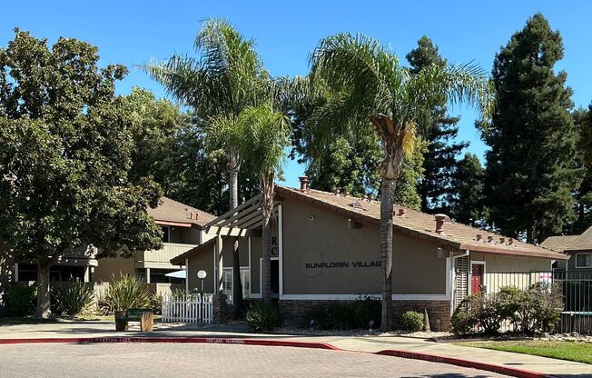 2 beds, 1 bath, 889 sqft, $1,795, Unit 06C