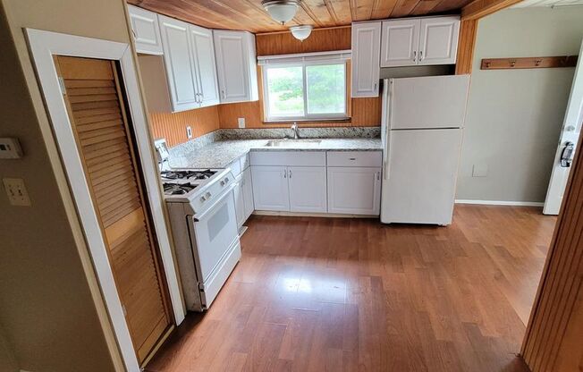 2 Bedroom Home In Hazel Park