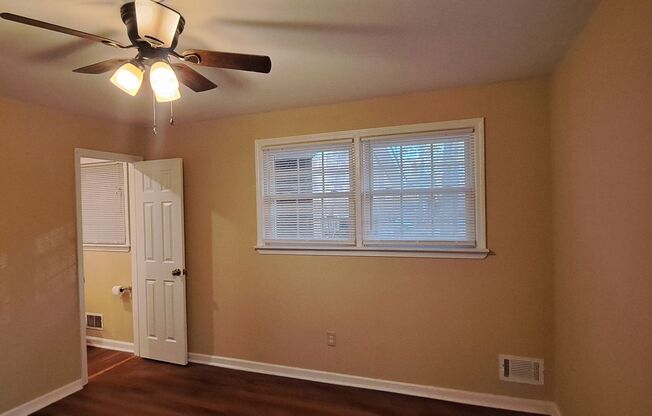 4 beds, 2 baths, $1,595