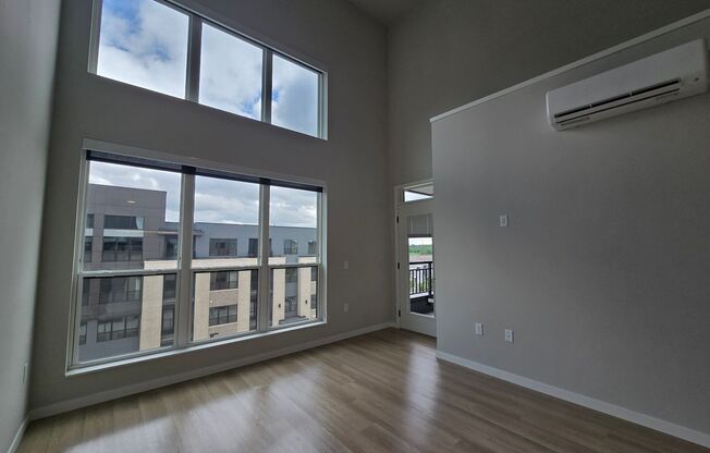 2 beds, 1 bath, 955 sqft, $2,080, Unit 8421-419