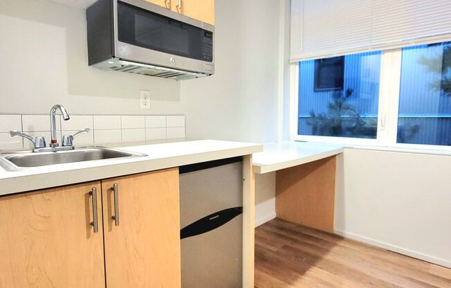 Studio, 1 bath, 122 sqft, $995