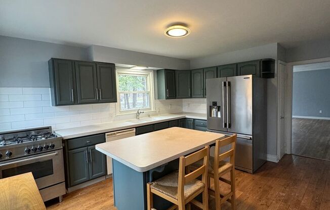 Newly Renovated 2 Bedroom Home in Solon