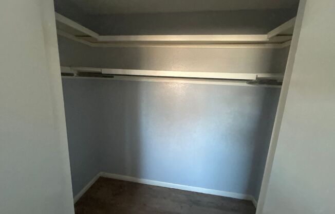 3 beds, 1 bath, 1,172 sqft, $1,000, Unit G:1921-1