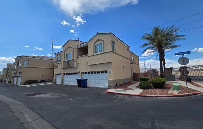 A Fabulous 3 Bedroom Townhouse close to NAFB and the VA Hospital