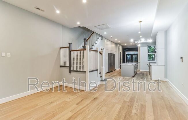 1239 KENYON ST NW