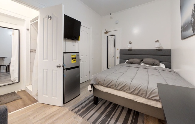 647 W. 18th Street - 109