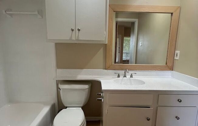 Studio, 1 bath, 500 sqft, $1,400, Unit 117