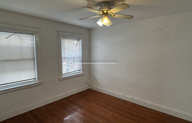 52 MONTFERN RD