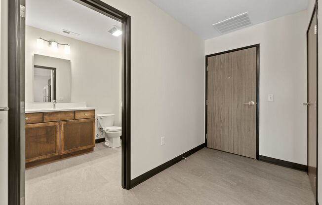 2 beds, 1 bath, 908 sqft, $1,325, Unit #301