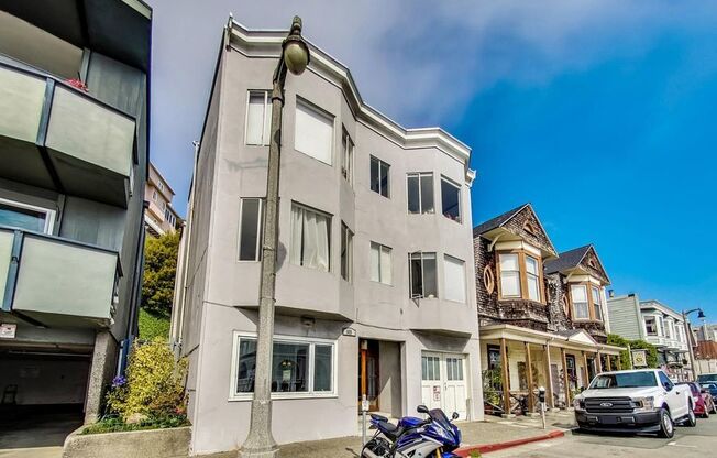 555 Bridgeway Unit A