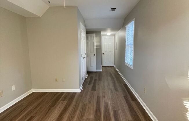 3 beds, 1.5 baths, 900 sqft, $1,300, Unit Unit 1