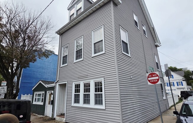 3 beds, 1.5 baths, 1,300 sqft, $3,300, Unit 2