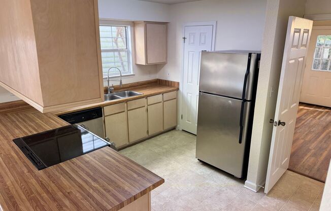 2 beds, 2 baths, $1,400