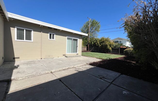 3 beds, 1 bath, $3,600