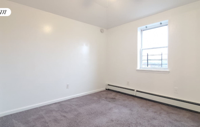 3 beds, 1 bath, $3,499, Unit B