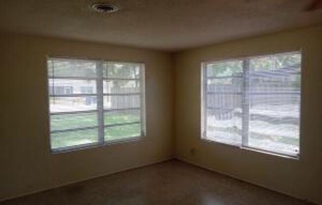 Large corner lot in Ormond Beach.