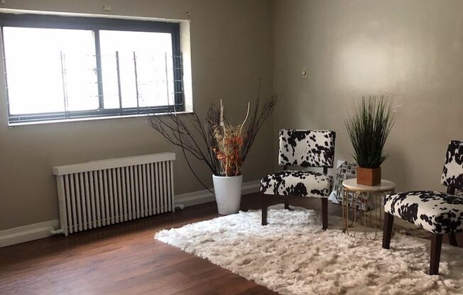 1 bed, 1 bath, $1,095, Unit B6