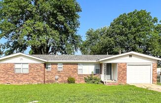 Newly Remodeled Nice 3Bed/2Bath Home