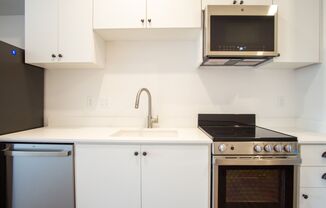 Studio, 1 bath, 326 sqft, $1,150, Unit 301