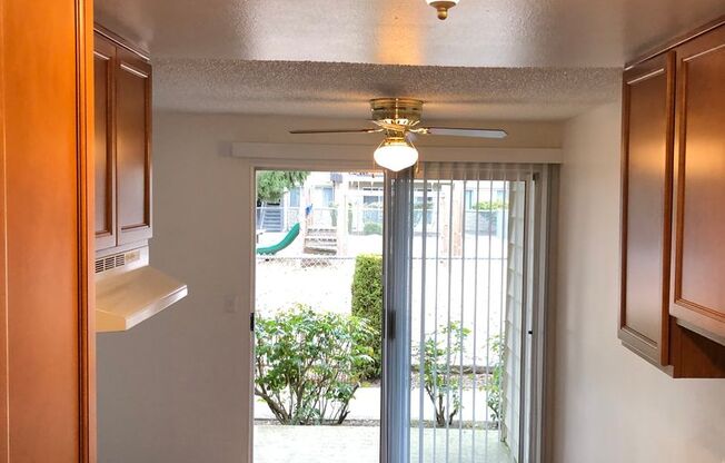 1 bed, 1 bath, 622 sqft, $1,450, Unit F 03