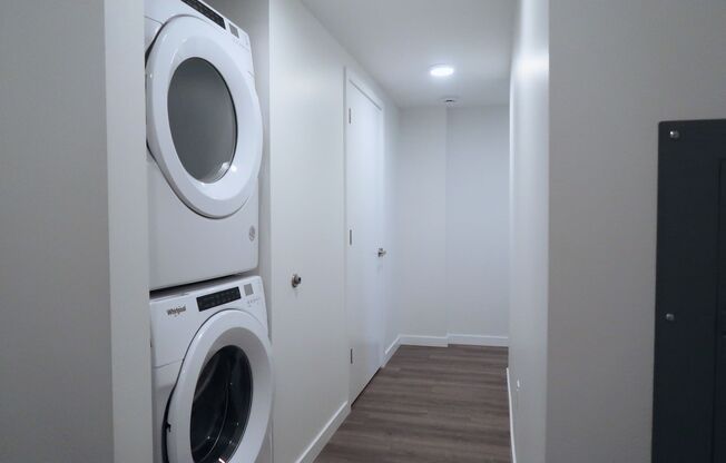1 bed, 2 baths, 739 sqft, $2,319, Unit 112