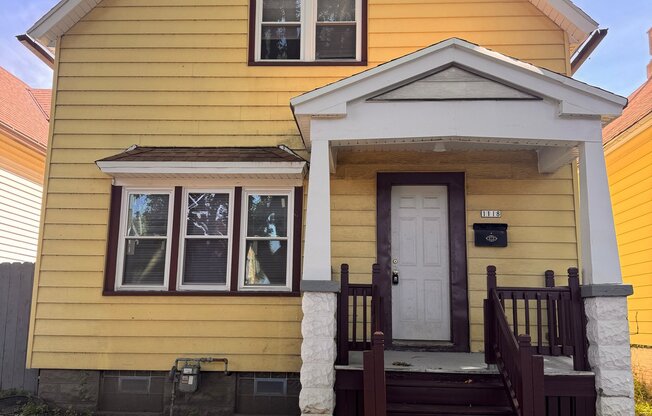 1118 S 18 ST