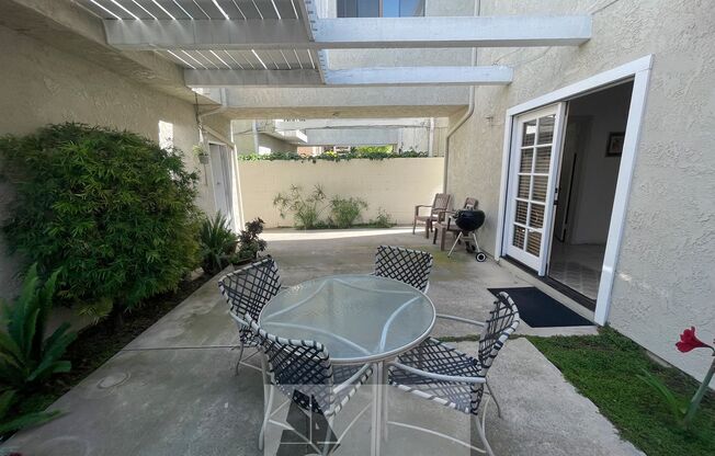 Lovely 2 story home in downtown Huntington Beach!