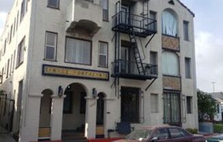 1147 Broad Ave. (El Portal)