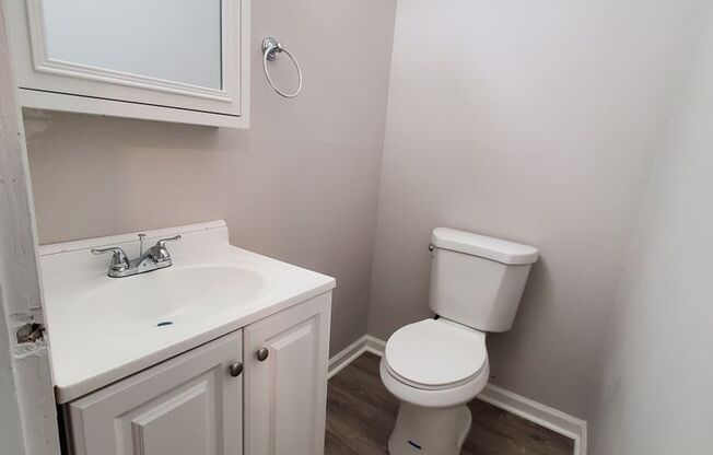 2 beds, 1.5 baths, 924 sqft, $1,850, Unit 4-8A