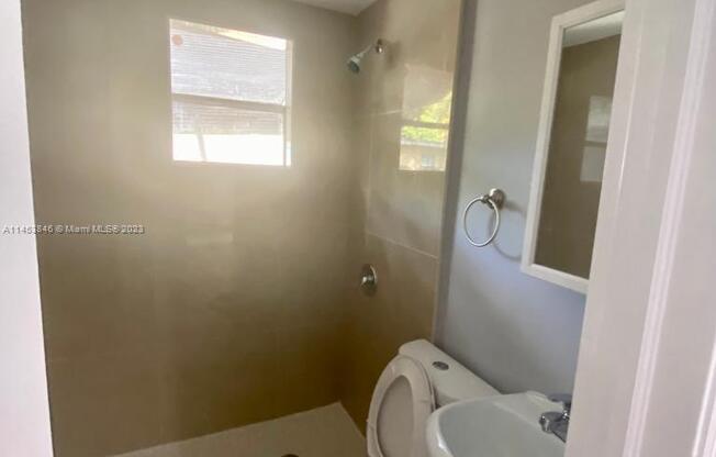 345 NE 168 ST