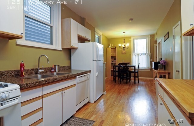 1251 W Barry Ave