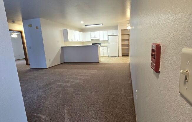 2 beds, 1 bath, 850 sqft, $1,259, Unit PL   7612