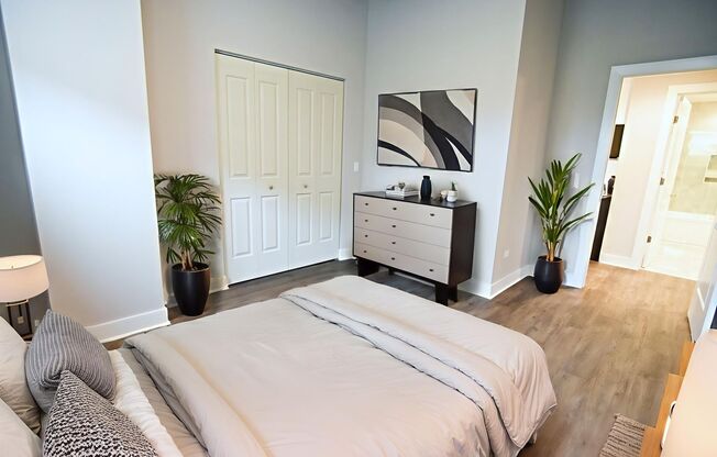 3 beds, 2 baths, 1,215 sqft, $4,800, Unit 3833-301