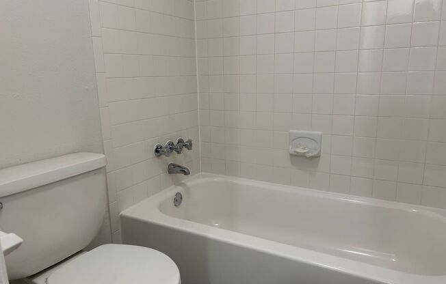 Studio, 1 bath, 400 sqft, $1,034, Unit ABB-2-121