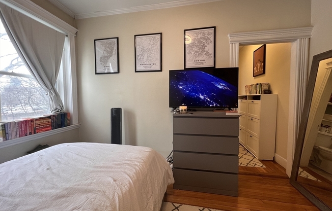 1 bed, 1 bath, 295 sqft, $2,300, Unit 143