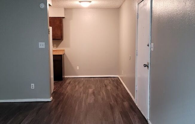 1 bed, 1 bath, 600 sqft, $699, Unit 104