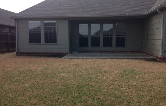 Very Nice 3 Bedroom 2 Bath in Jenks