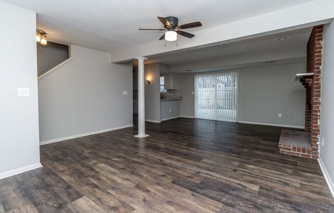 Beautiful Colonial Style Contemporary Home in South Columbia!