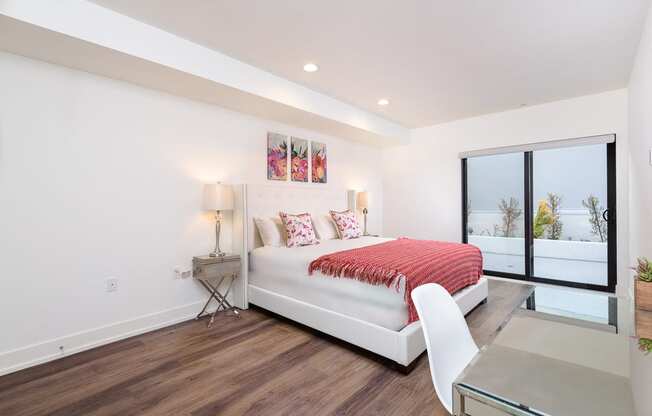 Bedroom with Recess Lighting and Vinyl Flooring